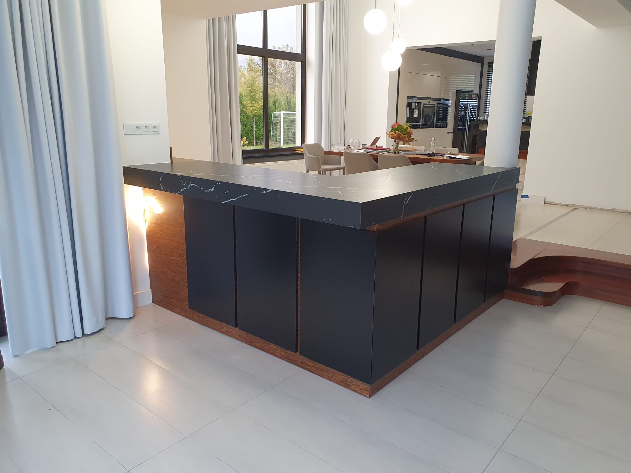 Blat ze spieku kwarcowego 1 — Spiek kwarcowy, realizacja GRES DESIGN, Częstochowa
