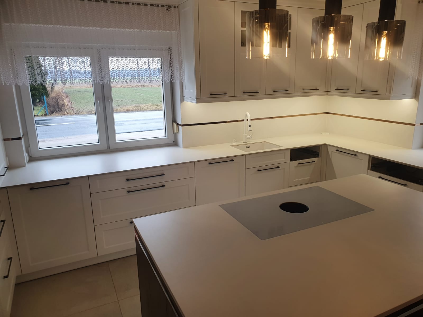 Blat ze spieku kwarcowego 17 — Spiek kwarcowy, realizacja GRES DESIGN, Częstochowa