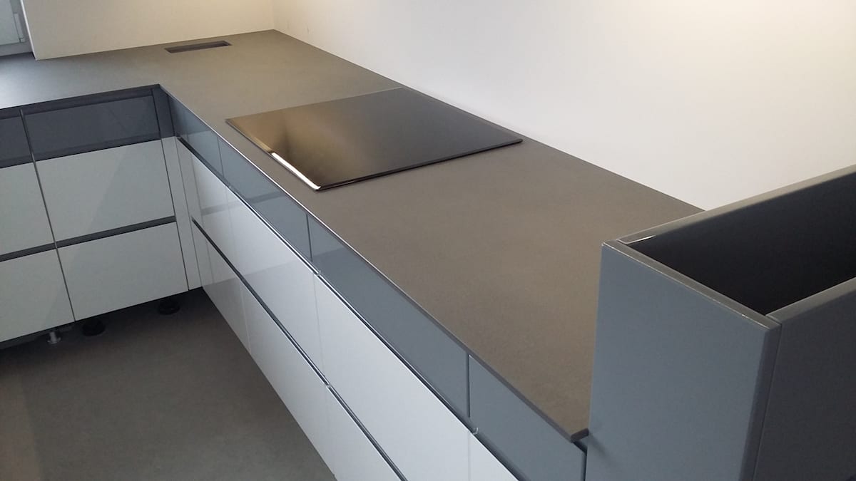 Blat ze spieku kwarcowego 19 — Spiek kwarcowy, realizacja GRES DESIGN, Częstochowa