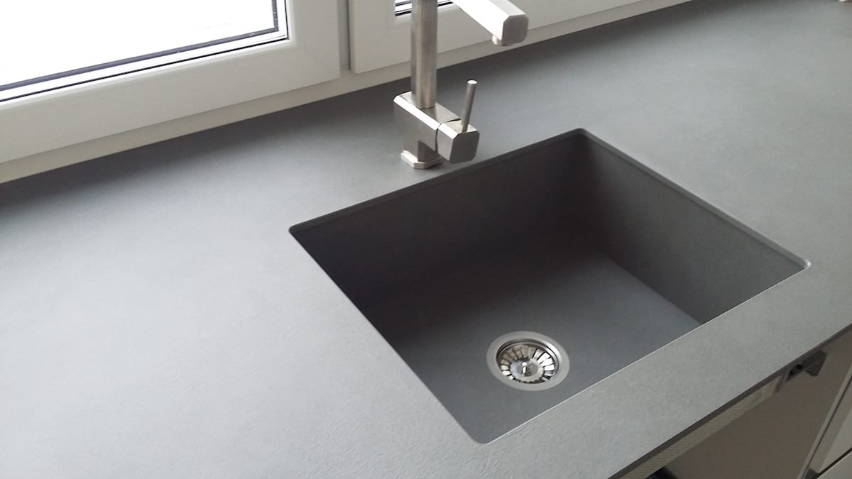 Blat ze spieku kwarcowego 24 — Spiek kwarcowy, realizacja GRES DESIGN, Częstochowa