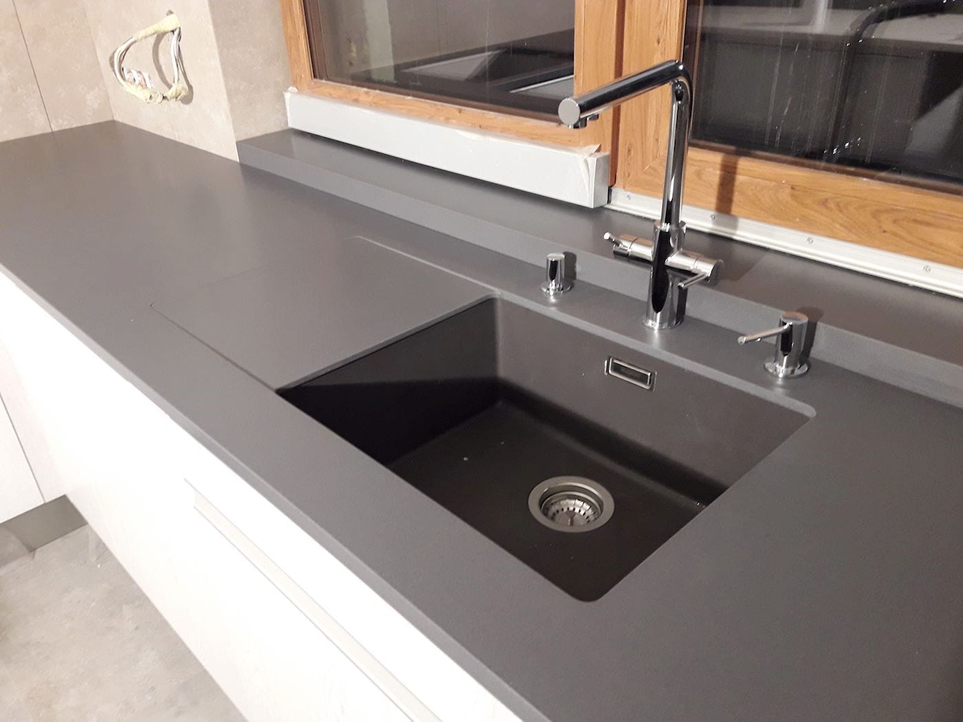 Realizacja kuchni 11 — Spiek kwarcowy, realizacja GRES DESIGN, Częstochowa