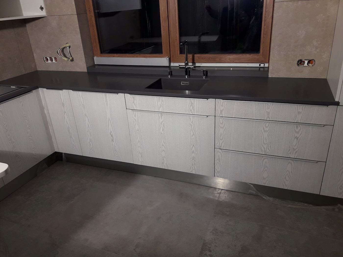 Realizacja kuchni 10 — Spiek kwarcowy, realizacja GRES DESIGN, Częstochowa