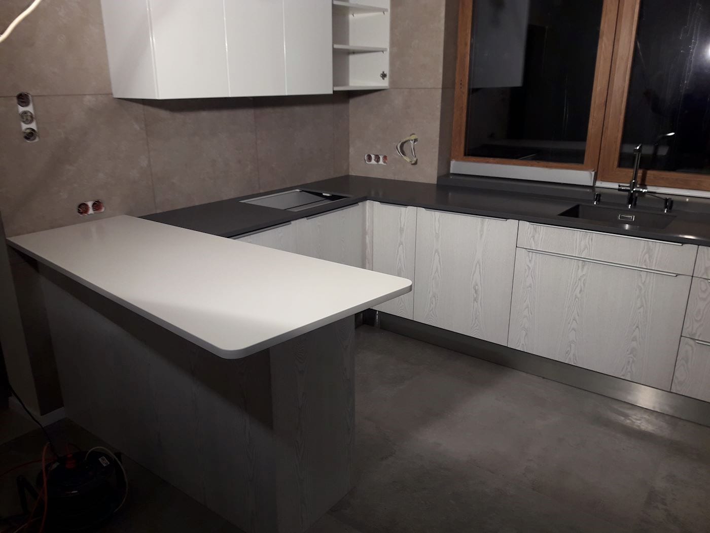 Realizacja kuchni 8 — Spiek kwarcowy, realizacja GRES DESIGN, Częstochowa