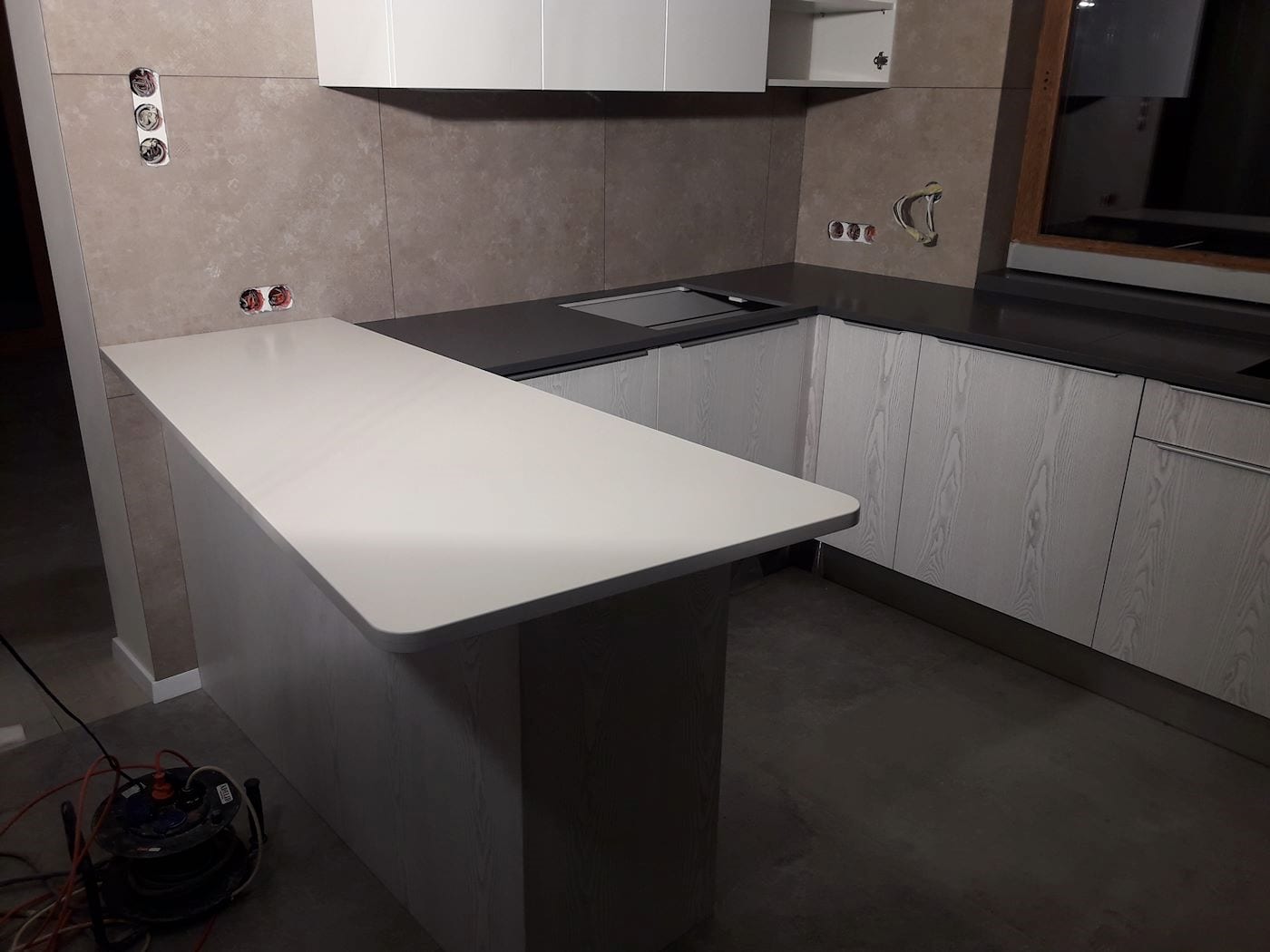 Realizacja kuchni 7 — Spiek kwarcowy, realizacja GRES DESIGN, Częstochowa
