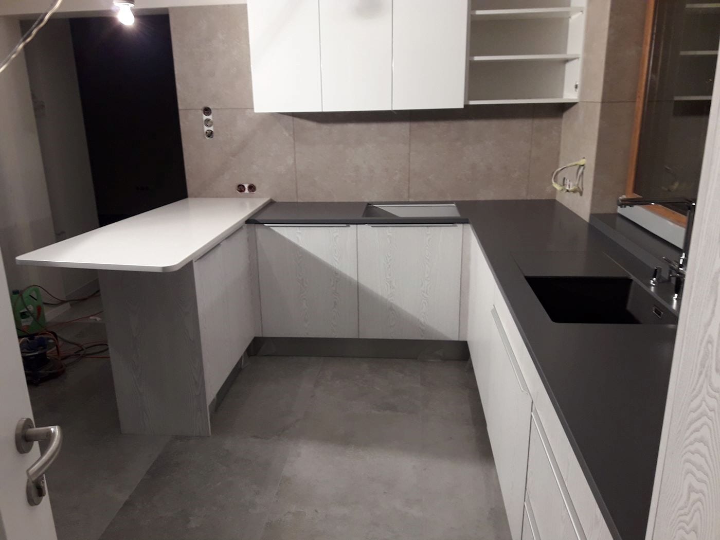 Realizacja kuchni 2 — Spiek kwarcowy, realizacja GRES DESIGN, Częstochowa