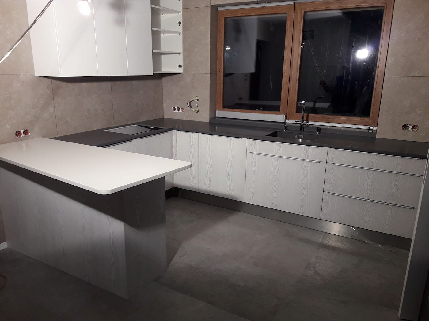 Realizacja kuchni 12 — Spiek kwarcowy, realizacja GRES DESIGN, Częstochowa
