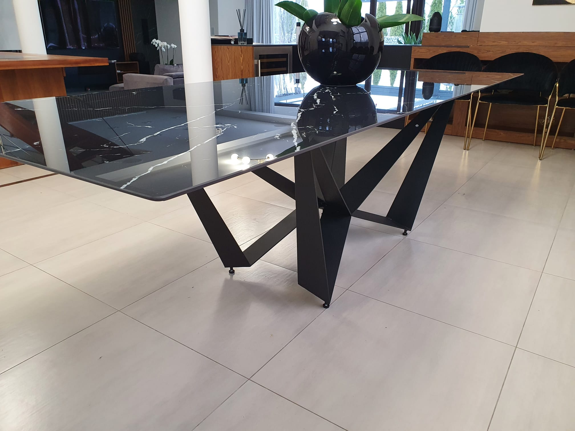 Stoły i konsolki 5 — Spiek kwarcowy, realizacja GRES DESIGN, Częstochowa