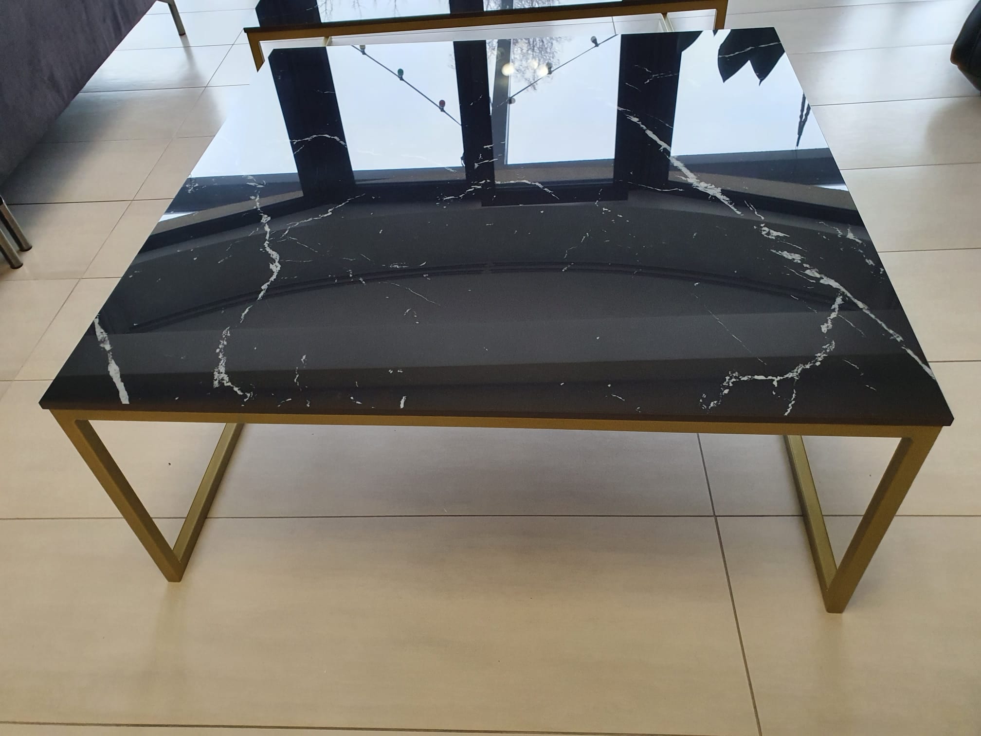 Stoły i konsolki 6 — Spiek kwarcowy, realizacja GRES DESIGN, Częstochowa