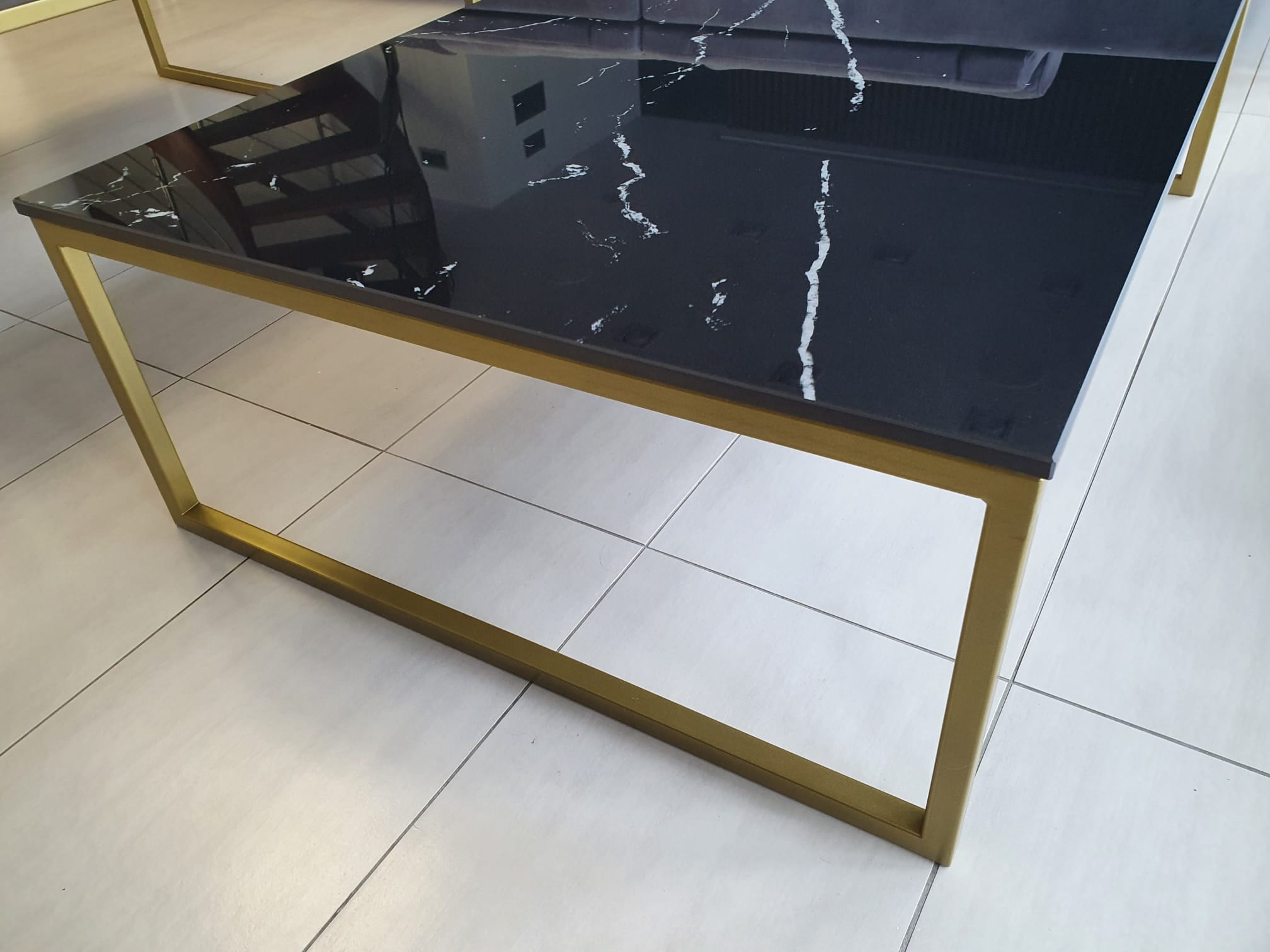 Stoły i konsolki 7 — Spiek kwarcowy, realizacja GRES DESIGN, Częstochowa